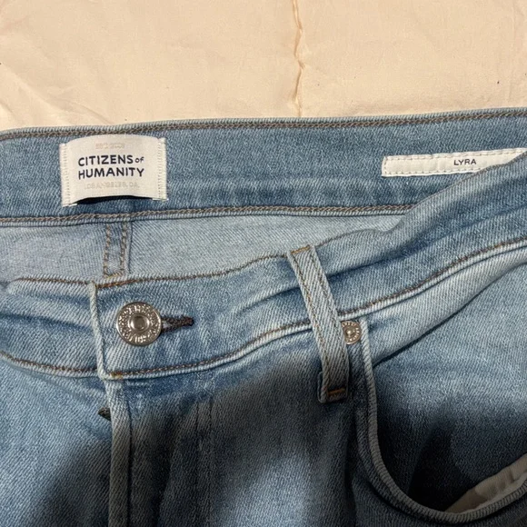 Citizens Of Humanity Light Wash Wide-Leg Jeans - Picture 3 of 3